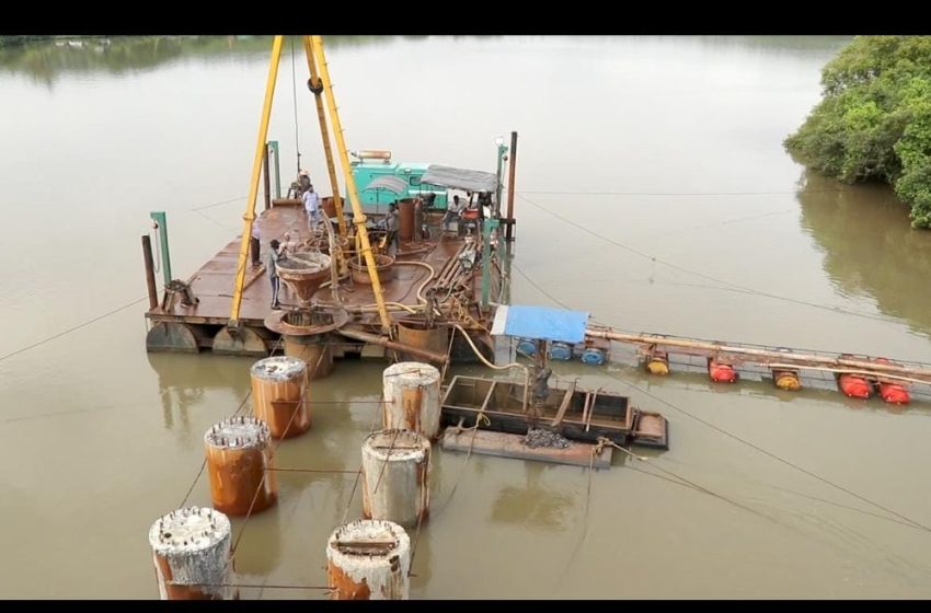  പഴയങ്ങാടി പുതിയ പാലത്തിന്റെ നിർമ്മാണ പ്രവൃത്തി ദ്രുതഗതിയിൽ പുരോഗമിക്കുന്നു