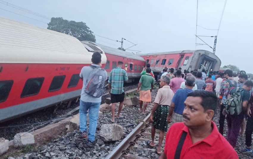  ഝാര്‍ഖണ്ഡില്‍നിന്ന് മുംബൈയിലേക്ക് വരികയായിരുന്ന ട്രെയിന്‍ പാളംതെറ്റി; രണ്ടു മരണം