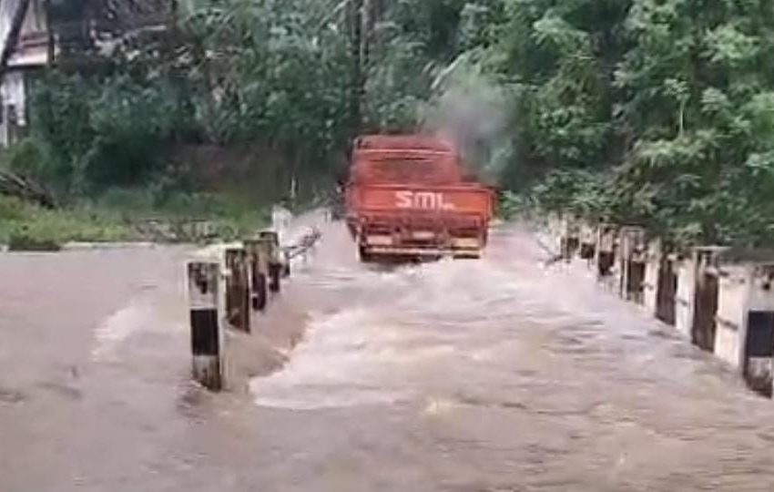  കലിതുള്ളി മഴ; സംസ്ഥാനത്ത് മഴരൂക്ഷമായതോടെ പലയിടങ്ങളിലും കനത്ത നാശനഷ്ടം