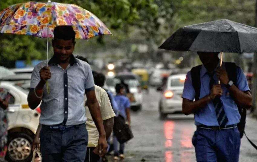  കനത്ത മഴ; കണ്ണൂർ ജില്ലയിലെ വിദ്യാഭ്യാസ സ്ഥാപനങ്ങൾക്ക്  നാളെ അവധി