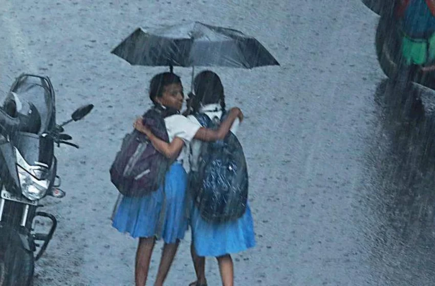  കനത്ത മഴ; ഇന്ന് 8 ജില്ലകളിൽ വിദ്യാഭ്യാസ സ്ഥാപനങ്ങൾക്ക് അവധി