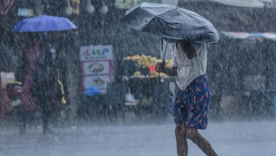  കേരളത്തില്‍ മഴയ്ക്കും ശക്തമായ കാറ്റിനും സാധ്യത; മുന്നറിയിപ്പുമായി കേന്ദ്ര കാലാവസ്ഥവകുപ്പ്