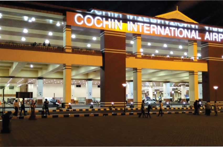  ലഗേജിൽ എന്താണെന്ന ചോദ്യത്തിന് ബോംബ് എന്ന് തമാശക്ക് മറുപടി നൽകിയ യാത്രക്കാരൻ അറസ്റ്റിലായി