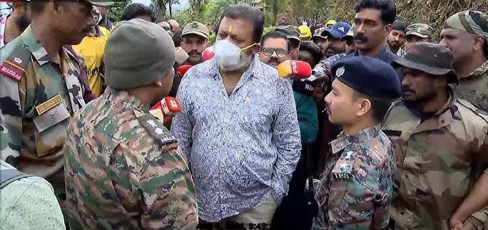  കേന്ദ്രമന്ത്രി സുരേഷ് ​ഗോപി ദുരന്തഭൂമിയിൽ; ഇന്ന് രാവിലെയാണ് സുരേഷ് ഗോപി വയനാട്ടിലെത്തിയത്