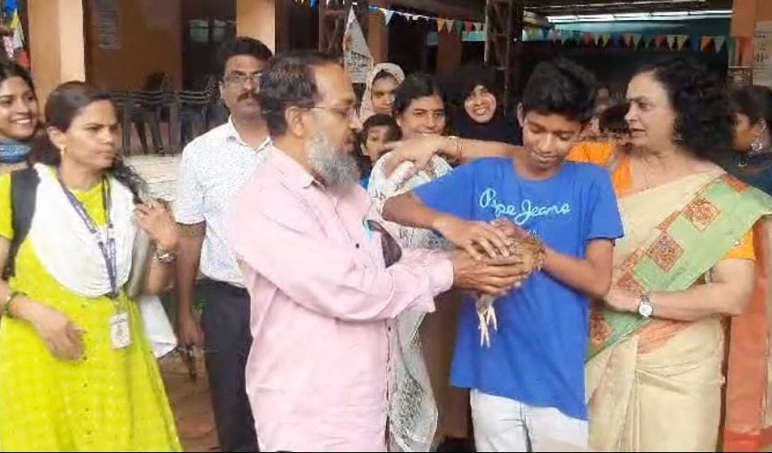  ഇന്ത്യൻ വെറ്ററിനറി അസോസിയേഷൻ കണ്ണൂരിൻ്റെ നേതൃത്വത്തിൽ  മുട്ടക്കോഴി വിതരണം ചെയ്തു