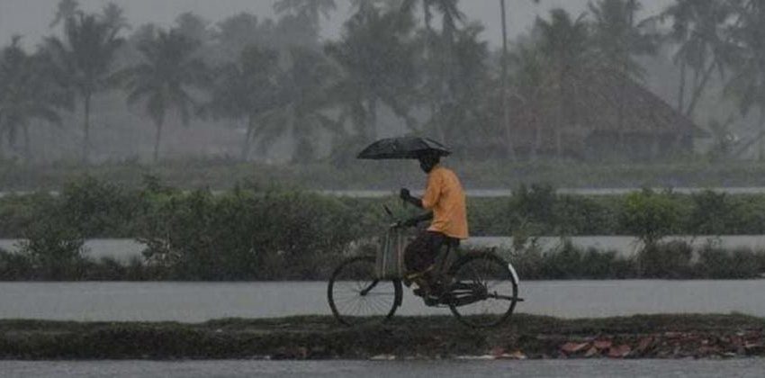  സംസ്ഥാനത്ത് ഇന്ന് ഒറ്റപ്പെട്ട ശക്തമായ മഴയ്ക്ക് സാധ്യത; എട്ടു ജില്ലകളില്‍ ശക്തമായ മഴ മുന്നറിയിപ്പ്