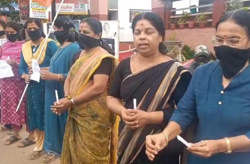  കൊൽക്കത്തയിലെ ഡോക്ടറുടെ കൊലപാതകം; മഹിള മോർച്ച കണ്ണൂർ ജില്ല കമ്മറ്റിയുടെ നേതൃത്വത്തിൽ സമരം സംഘടിപ്പിച്ചു
