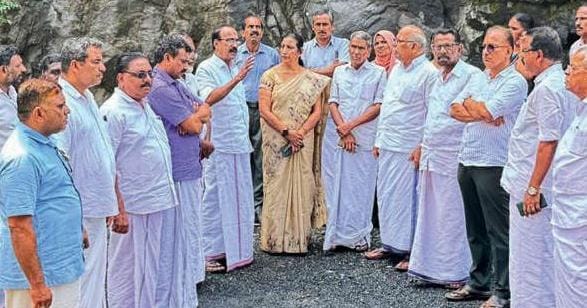  നാട്ടുകാരുടെ പ്രതിഷേധത്തെത്തുടർന്ന് ചെമ്പന്തൊട്ടിയിലെ പാറമട പൂട്ടാൻ നഗരസഭാ തീരുമാനം