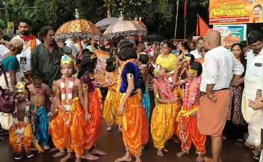  ദ്വാപരയുഗ സ്മരണകളുയർത്തി ശ്രീകൃഷ്ണ ജയന്തി; നാടും ന​ഗരവും ജന്മാഷ്ടമി ആഘോഷത്തിലാണ്