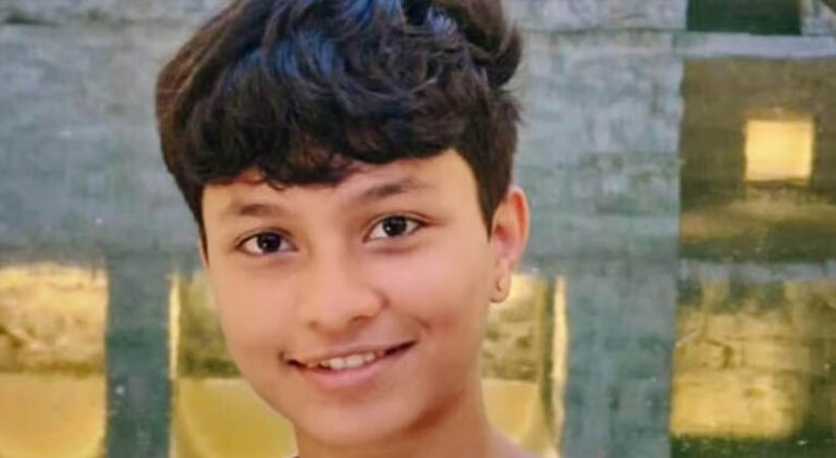  ട്രെയിനിന്റെ ഡോര്‍ തട്ടി പുറത്തേക്ക് വീണ് പ്ലസ് വണ്‍ വിദ്യാര്‍ഥിനിക്ക് ദാരുണാന്ത്യം