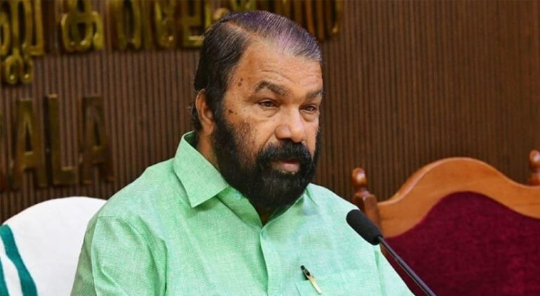  ഖാദര്‍ കമ്മിറ്റി റിപ്പോര്‍ട്ട്; സ്‌കൂളുകളുടെ സമയമാറ്റം ഇപ്പോള്‍ അജണ്ടയിലില്ലെന്ന് മന്ത്രി വി ശിവന്‍കുട്ടി