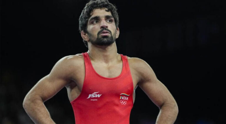  പാരീസ് ഒളിമ്പിക്‌സില്‍ ഇന്ത്യക്ക് ആറാം മെഡല്‍; പുരുഷന്മാരുടെ 57 കിലോഗ്രാം ഫ്രീസ്‌റ്റൈല്‍ ഗുസ്തിയില്‍ വെങ്കലം സ്വന്തമാക്കി അമന്‍ സെഹ്‌റാവത്ത്