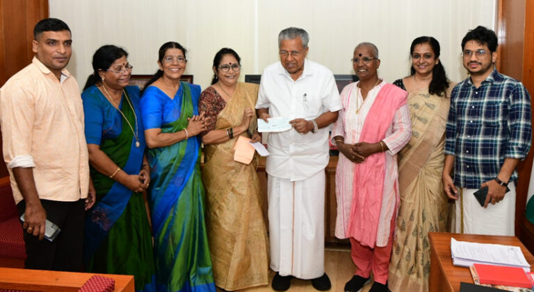  മുഖ്യമന്ത്രിയുടെ ദുരിതാശ്വാസ നിധിയിലേക്ക് അഞ്ച് കോടി നല്‍കി കേരള നഴ്‌സസ് ആന്‍ഡ് മിഡ് വൈഫ്‌സ് കൗണ്‍സില്‍