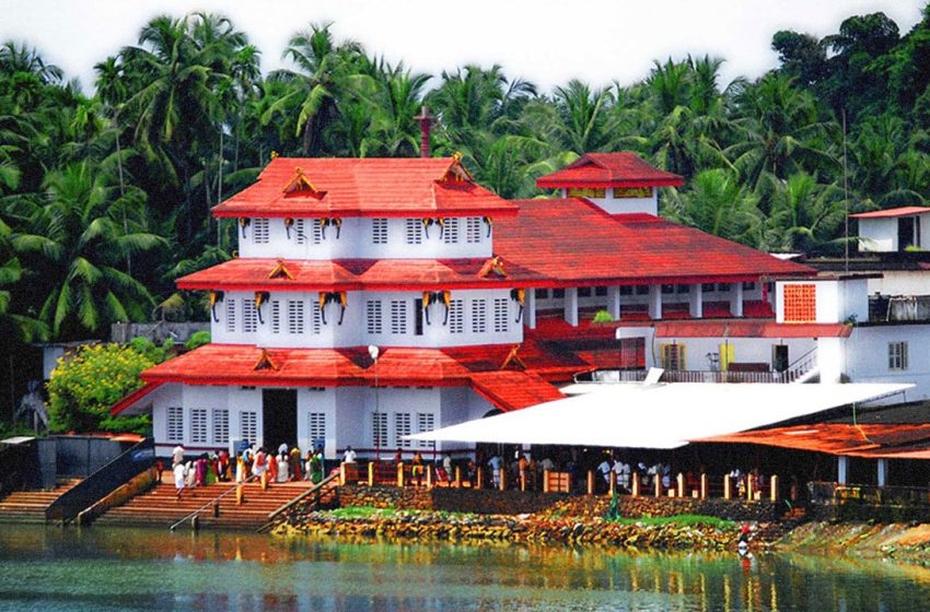  പറശ്ശിനിക്കടവിൽ വെള്ളം ഇറങ്ങിയതോടെ മുത്തപ്പൻ മടപ്പുരയിലെ ചടങ്ങുകളും സാധാരണ നിലയിലായി