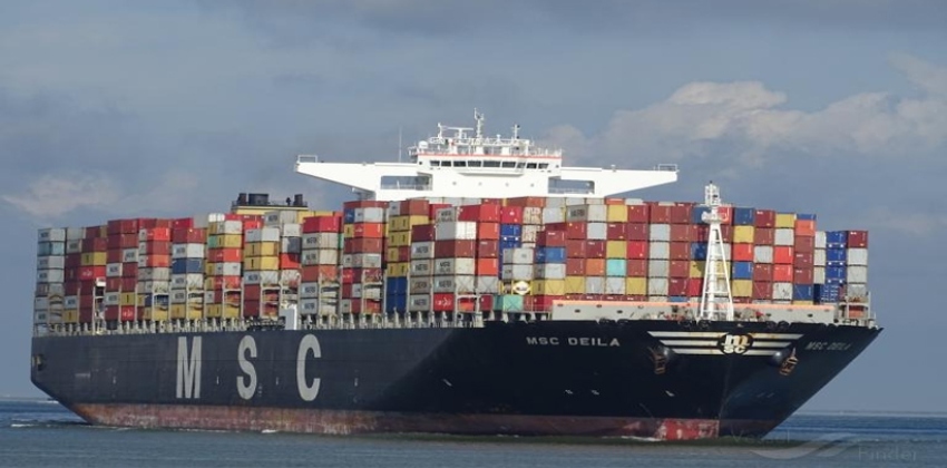  വിഴിഞ്ഞത്ത് നങ്കൂരമിടാനൊരുങ്ങി ലോകത്തെ പടുകൂറ്റന്‍ ചരക്ക് കപ്പലിലൊന്നായ എംഎസ്‌സി ഡയാല