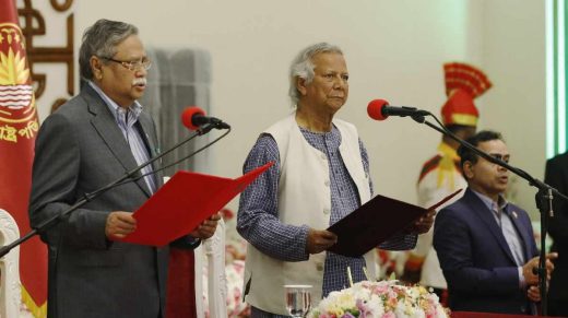  ബംഗ്ലദേശിൽ മുഹമ്മദ് യൂനുസിന്റെ നേതൃത്വത്തിലുള്ള ഇടക്കാല സർക്കാർ അധികാരമേറ്റു