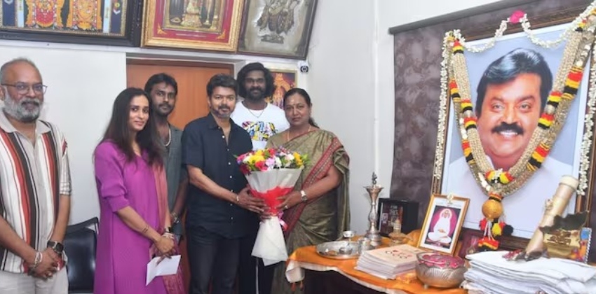  വിജയകാന്തിന്റെ കുടുംബത്തെ സന്ദർശിച്ച് വിജയ് യും ഗോട്ട് സിനിമയുടെ അണിയറപ്രവർത്തകരും