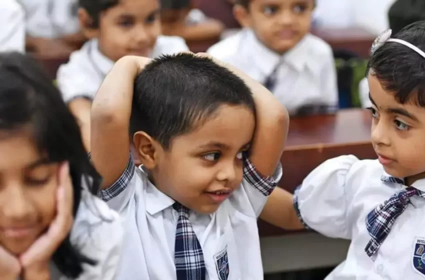  ശനിയാഴ്ചകളിൽ സ്കൂളുകൾക്ക് പ്രവൃത്തിദിനമാക്കിയ തീരുമാനം മരവിപ്പിച്ചു