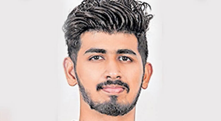  കോഴിക്കോട് ട്രെയിനില്‍ നിന്നു വീണ വിദ്യാര്‍ഥി മറ്റൊരു ട്രെയിന്‍ തട്ടി മരിച്ചു