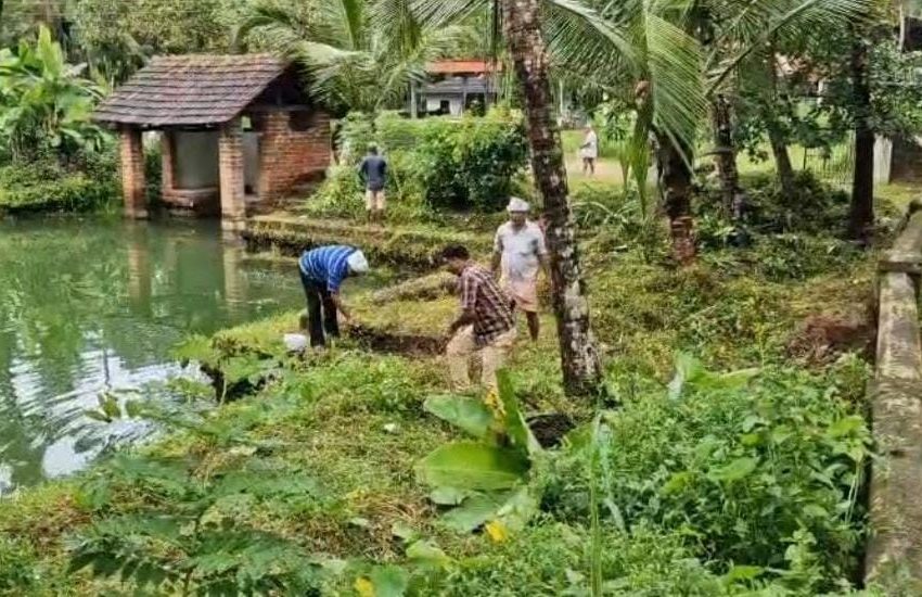  കല്ല്യാശ്ശേരി 1 ബ്രാഞ്ച് സമ്മേളനങ്ങളുടെ ഭാഗമായി കെപിആർ റോഡും അമ്പലക്കുള പരിസരവും വൃത്തിയാക്കി