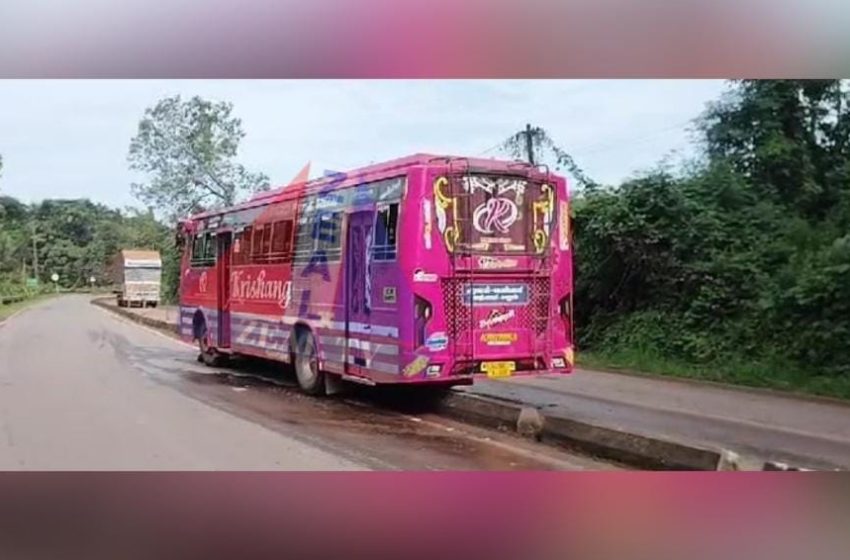  തളിപ്പറമ്പ പരിയാരത്ത് സ്വകാര്യ ബസ് ഡിവൈഡറിലേക്ക് ഇടിച്ച് കയറി