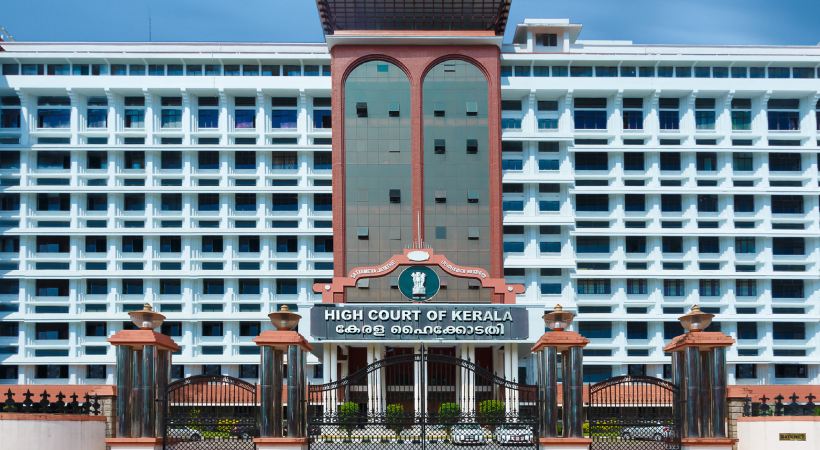  ഹേമ കമ്മിറ്റി റിപ്പോര്‍ട്ടിന്റെ പൂര്‍ണരൂപം പ്രത്യേക അന്വേഷണസംഘത്തിന് കൈമാറണമെന്ന് ഹൈക്കോടതി