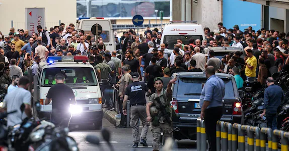  ലെബനനിൽ ആയിരക്കണക്കിന് പേജറുകൾ ഒരേസമയം പൊട്ടിത്തെറിച്ചു; പരിക്കേറ്റ 200ലധികം പേരുടെ നില ഗുരുതരം