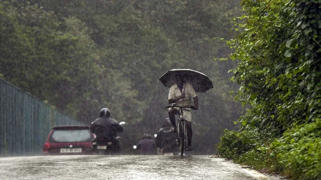  സംസ്ഥാനത്ത് ഇന്ന് ഒറ്റപ്പെട്ടയിടങ്ങളില്‍ മഴയ്ക്ക് സാധ്യത; ഒരു ജില്ലകളിലും പ്രത്യേകം അലര്‍ട്ടുകളൊന്നുമില്ല