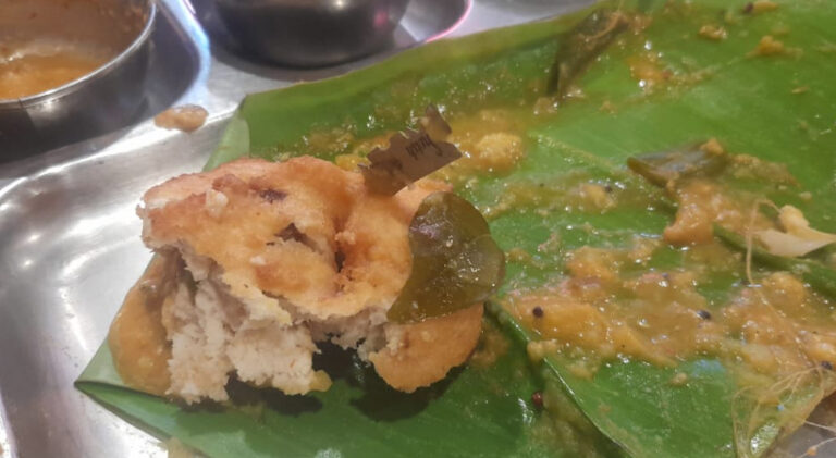  തിരുവനന്തപുരത്ത് ഹോട്ടൽ ഭക്ഷണത്തിൽ നിന്നും ബ്ലേഡ് കണ്ടെത്തി