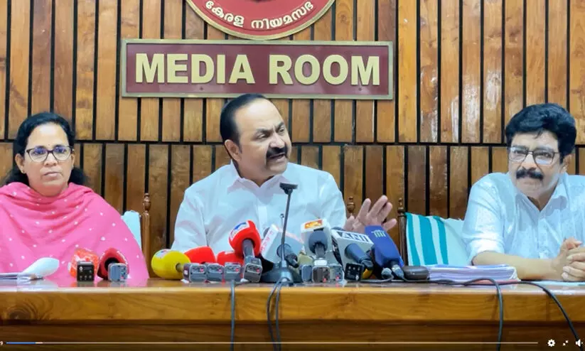  ഹേമ കമ്മിറ്റി റിപ്പോര്‍ട്ട് നിയമസഭയിൽ ചര്‍ച്ച ചെയ്യാതിരുന്നത് സര്‍ക്കാര്‍ പ്രതിക്കൂട്ടിലായതിനാല്‍; വി.ഡി. സതീശൻ