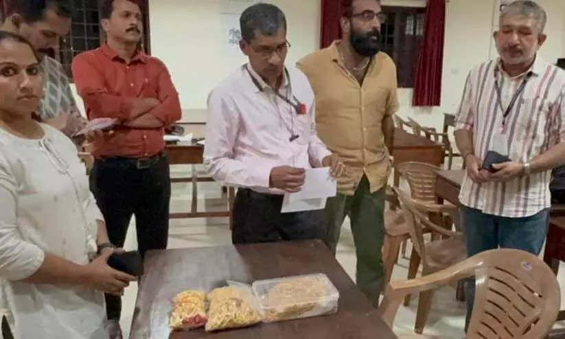  തൃശൂരിലെ സ്വർണ വ്യാപാര കേന്ദ്രങ്ങളിൽ വ്യാപക ജി.എസ്.ടി റെയ്ഡ്; വൻതോതിൽ സ്വർണം പിടികൂടി