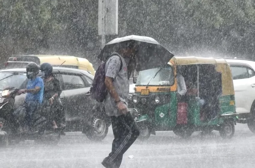  സംസ്ഥാനത്ത് അതിശക്തമായ മഴ മുന്നറിയിപ്പ്; മൂന്ന് ജില്ലകളില്‍ ഓറഞ്ച് അലേർട്ട്