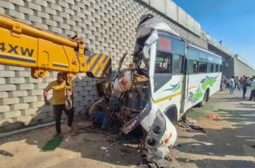  രാജസ്ഥാനിലെ സികാറിൽ ബസപകടത്തിൽ പെട്ട് യാത്രക്കാരടക്കം 12 പേർ മരിച്ചു; 30 പേർക്ക് പരിക്കേറ്റു