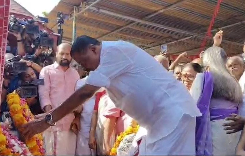  കോടിയേരി ബാലകൃഷ്ണൻ്റെ രണ്ടാം ചരമവാർഷിക ദിനാചരണത്തിൻ്റെ ഭാഗമായി പയ്യാമ്പലം സ്മൃതി മണ്ഡപത്തിൽ പുഷ്പാർച്ച നടത്തി