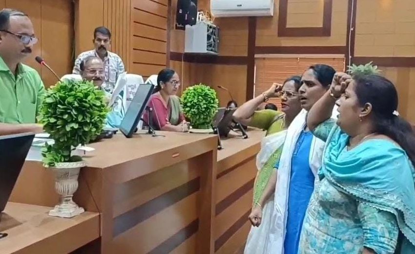  ജില്ലാ പഞ്ചായത്ത് ഭരണസമിതി യോഗം ബഹളമയം; വൈസ് പ്രസിഡൻറ് ബിനോയ് കുര്യൻ യോഗം പിരിച്ചുവിട്ടു