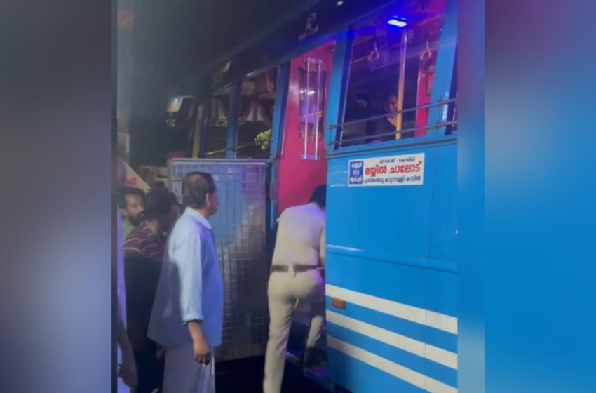  മയ്യിൽ – കാട്ടാമ്പള്ളി കണ്ണൂർ റൂട്ടിലും കണ്ണാടിപ്പറമ്പ് റൂട്ടിലും നടത്തുന്ന സ്വകാര്യ ബസ് സമരം തുടരുമെന്ന് തൊഴിലാളികൾ