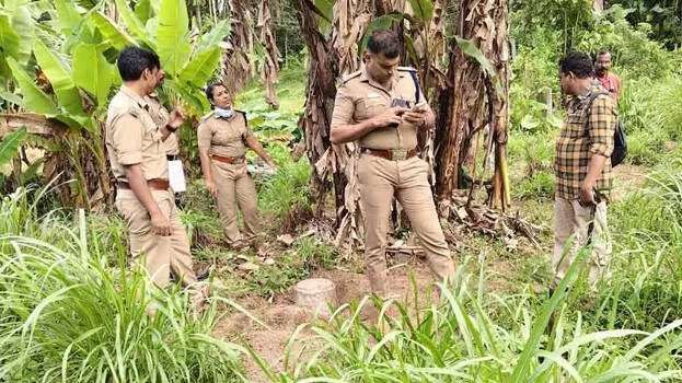  തിരുവനന്തപുരത്ത് നവജാത ശിശുവിന്റെ മൃതദേഹം കുഴിച്ചിട്ട നിലയില്‍