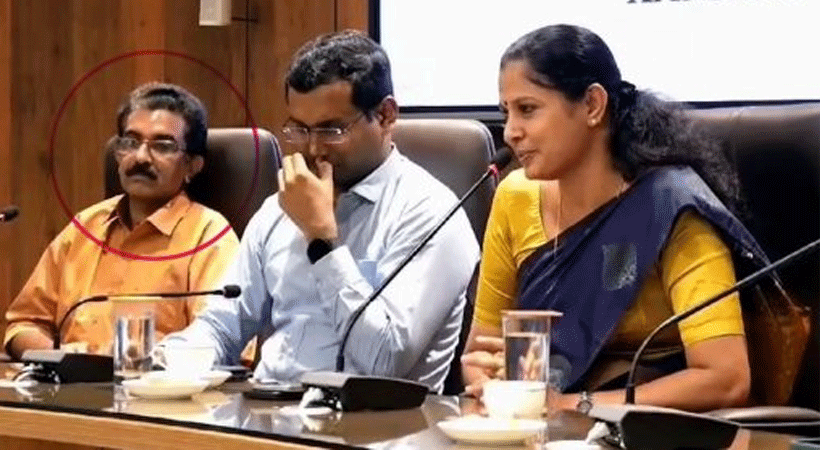  ആത്മഹത്യ ചെയ്ത എ ഡി എം നവീൻ ബാബുവിന്റെ കുടുംബത്തോട് മാപ്പ് പറഞ്ഞ് കണ്ണൂർ കളക്ടർ