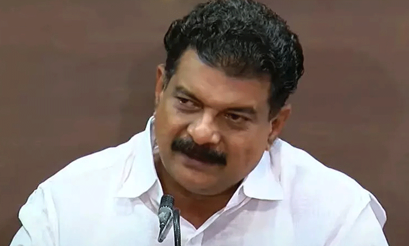  മുഖ്യമന്ത്രിയുടെ പൊളിറ്റിക്കൽ സെക്രട്ടറി പി ശശി നൽകിയ മാനനഷ്‌ടകേസിൽ പി വി അൻവർ എംഎൽഎക്കെതിരെ നോട്ടീസ്