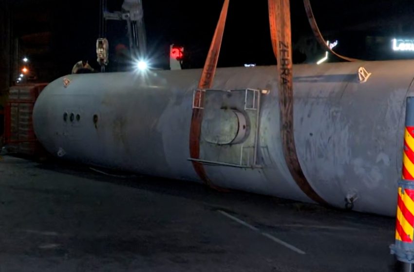  കൊച്ചി കളമശ്ശേരിയില്‍ ടാങ്കര്‍ ലോറി മറിഞ്ഞു; ആശങ്കയ്ക്കൊടുവിൽ ആശ്വാസം