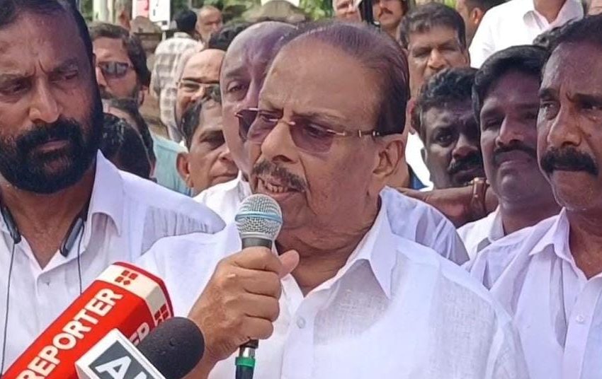  കലക്ടറെ മാറ്റി നിർത്തണമെന്നും ആവശ്യപ്പെട്ടു കോൺഗ്രസ് നടത്തിയ കളക്ട്രേറ്റ് മാർച്ചിൽ സംഘർഷം