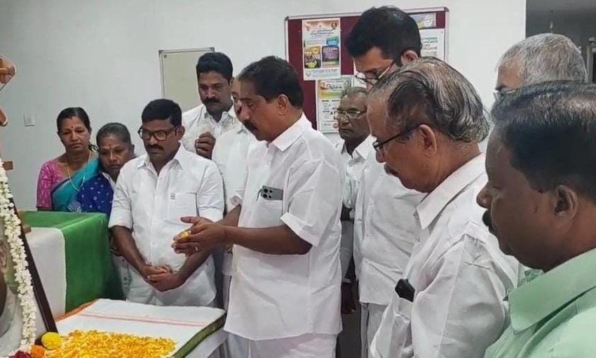  കെ ആർ നാരായണൻ്റെ  19-ആം ചരമ വാർഷികദിനത്തിൽ പുഷ്പാർച്ചനയും അനുസ്മരണവും നടന്നു