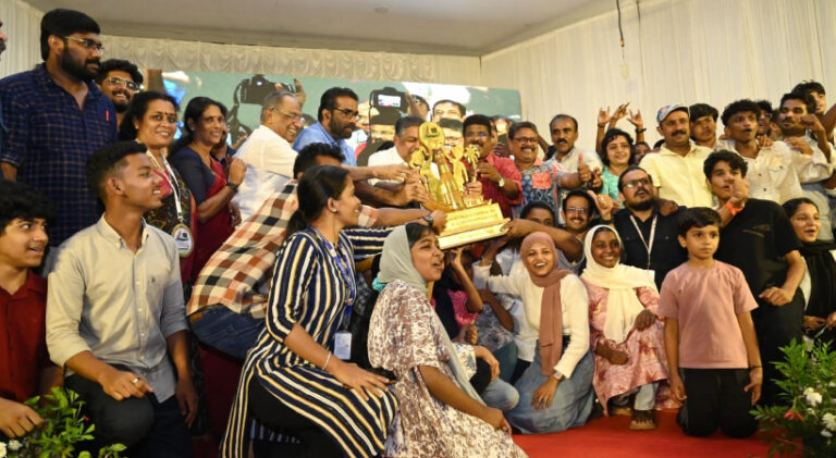  സംസ്ഥാന സ്‌കൂള്‍ ശാസ്ത്രോത്സവത്തില്‍ ആദ്യമായി ഏര്‍പ്പെടുത്തിയ എഡ്യൂക്കേഷന്‍ മിനിസ്റ്റേഴ്സ് ട്രോഫി മലപ്പുറത്തിന്; കണ്ണൂര്‍ രണ്ടാമത്