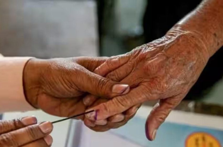  മഹാരാഷ്ട്ര നിയമസഭാ തെരഞ്ഞെടുപ്പ് ആരംഭിച്ചു; രാവിലെ ഏഴ് മണി ആരംഭിച്ച വോട്ടെടുപ്പ് വൈകീട്ട് ആറ് വരെ