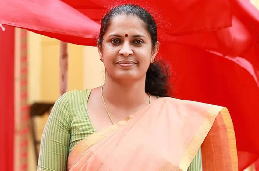  ഇനി നേതാവാകാനില്ലെന്ന് മുൻ കണ്ണൂർ ജില്ലാ പഞ്ചായത്ത് പ്രസിഡൻ്റ് പിപി ദിവ്യ
