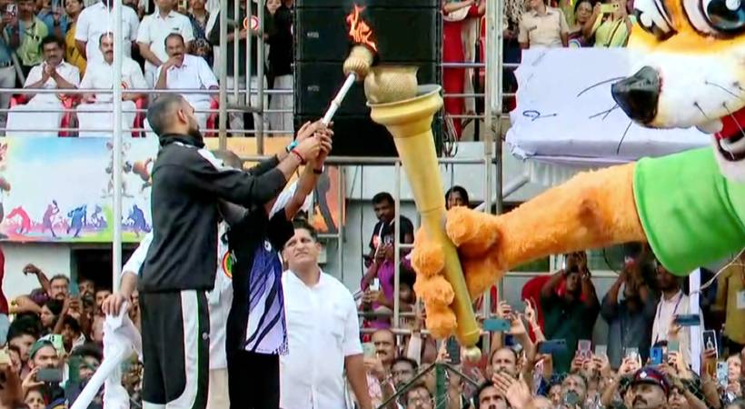  ഒളിമ്പിക്സ് മാതൃകയിൽ സംസ്ഥാന സ്കൂൾ കായിക മേളയ്ക്ക് തിരിതെളിഞ്ഞു