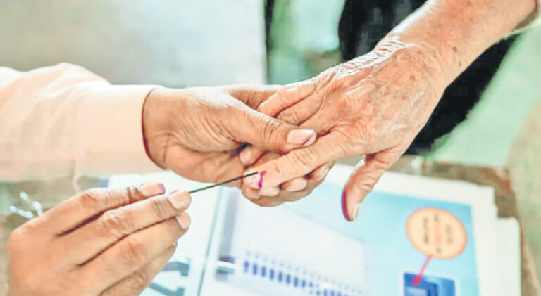  പാലക്കാട് ഉപതെരഞ്ഞെടുപ്പില്‍ 70.51 ശതമാനം പോളിങ്; 23നാണ് വോട്ടെണ്ണല്‍