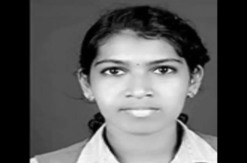  കണ്ണൂർ കരുവൻചാൽ മുളകുവള്ളിയിൽ പത്താം ക്ലാസ് വിദ്യാർഥിനിയെ വീടിനുള്ളിൽ മരിച്ച നിലയിൽ കണ്ടെത്തി