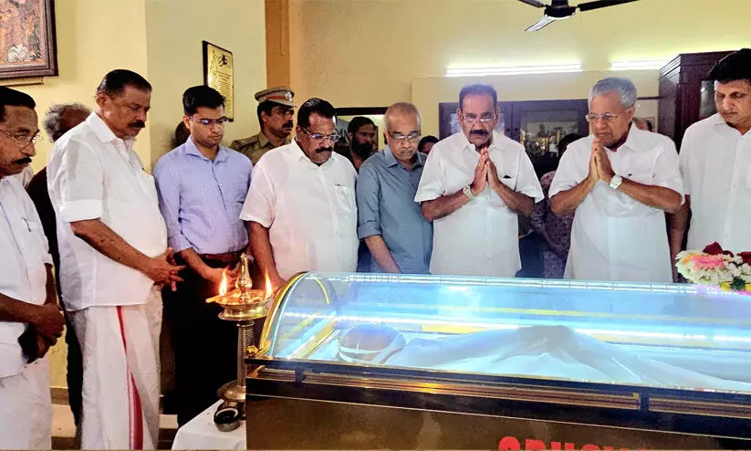  എം.ടി. വാസുദേവൻ നായർക്ക് അന്ത്യാഞ്ജലിയർപ്പിക്കാൻ കലാ, സാംസ്കാരിക, രാഷ്ട്രീയ വ്യക്തിത്വങ്ങൾ