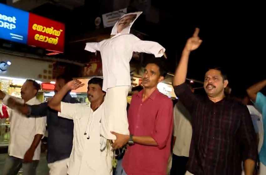  എം കെ രാഘവൻ എംപിയെ വഴിയിൽ തടഞ്ഞ സംഭവം; നേതാക്കൾക്കെതിരെ നടപടിയെടുത്തതിൽ പ്രതിഷേധിച്ച് കണ്ണൂർ കോൺഗ്രസിൽ കൂട്ടരാജി